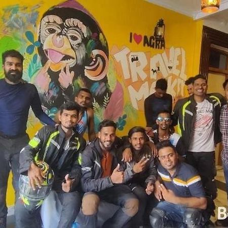 Travel Monkey Hostel Агра Экстерьер фото