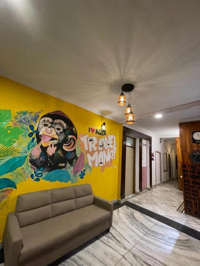 Travel Monkey Hostel Агра Экстерьер фото