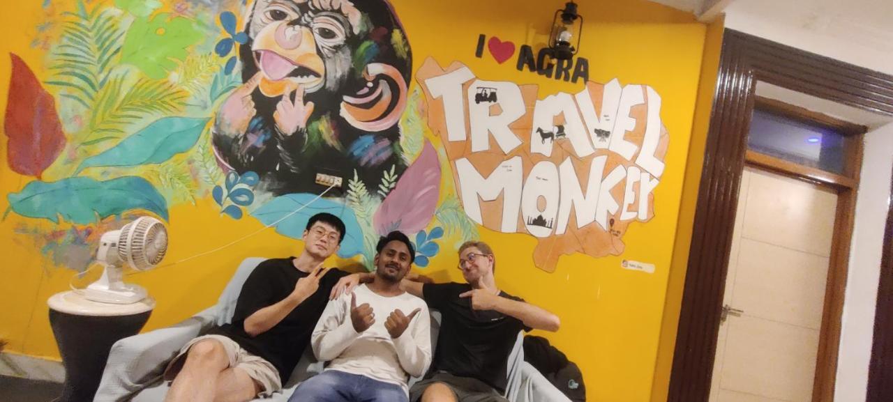 Travel Monkey Hostel Агра Экстерьер фото