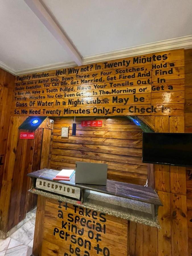 Travel Monkey Hostel Агра Экстерьер фото