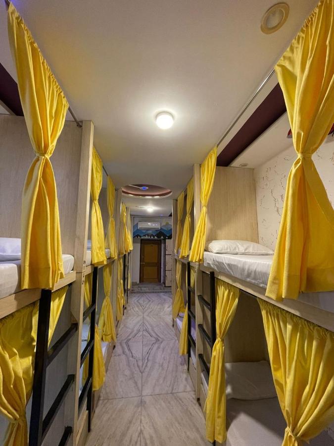 Travel Monkey Hostel Агра Экстерьер фото