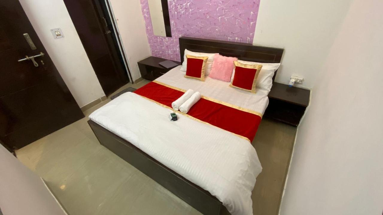 Travel Monkey Hostel Агра Экстерьер фото