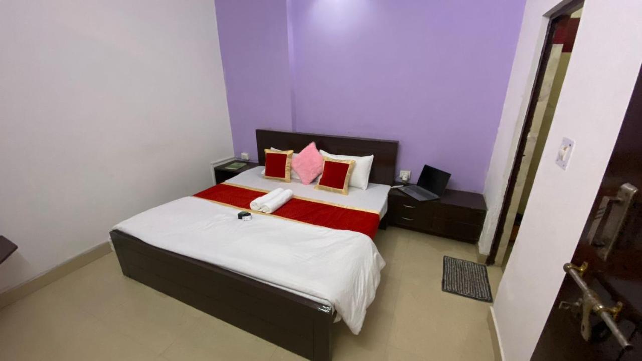 Travel Monkey Hostel Агра Экстерьер фото