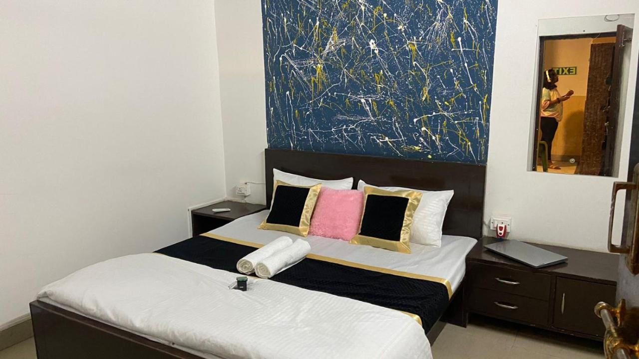 Travel Monkey Hostel Агра Экстерьер фото