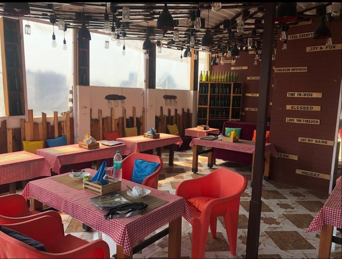 Travel Monkey Hostel Агра Экстерьер фото