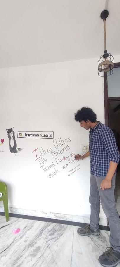 Travel Monkey Hostel Агра Экстерьер фото